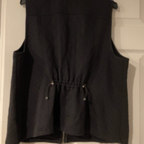 Women's Croft & Barrow Black Quilted Vest - Gently Used - Picture 2 of 6